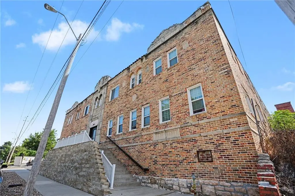 3035 Harrison Street, Kansas City, MO 64109 - #1