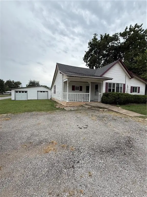 923 E Walnut Street, Rich Hill, MO 64779 - #1