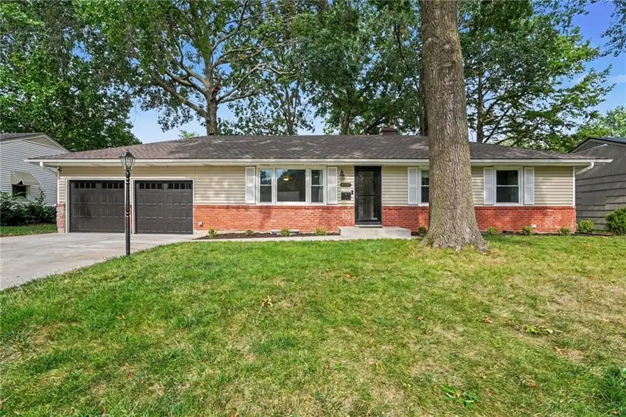4937 NE Gladstone Avenue, Kansas City, MO 64119 - #2