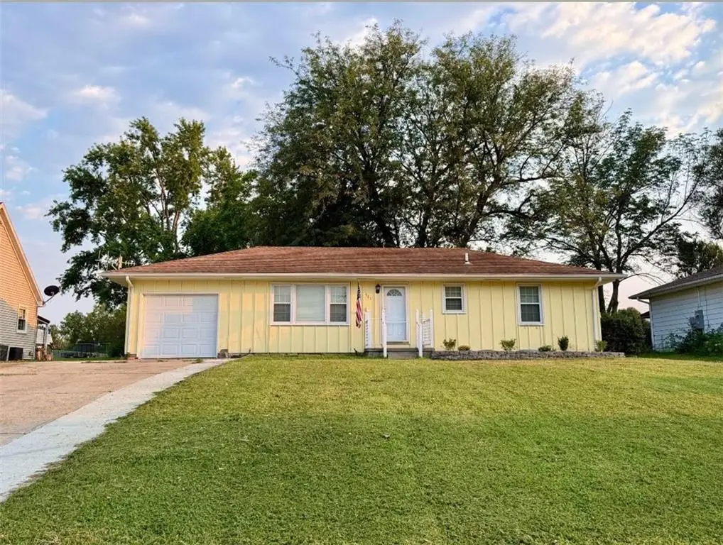 511 W 19th Street, Higginsville, MO 64037 - #1