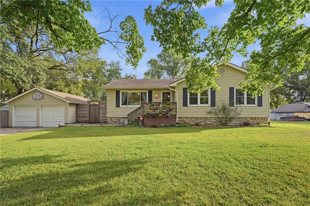 11811 E 53 Street, Kansas City, MO 64133 - #1