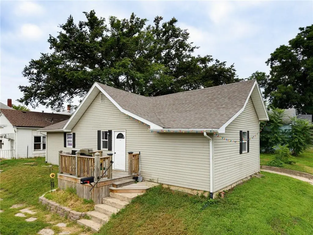 1001 Custer Street, Trenton, MO 64683 - #1