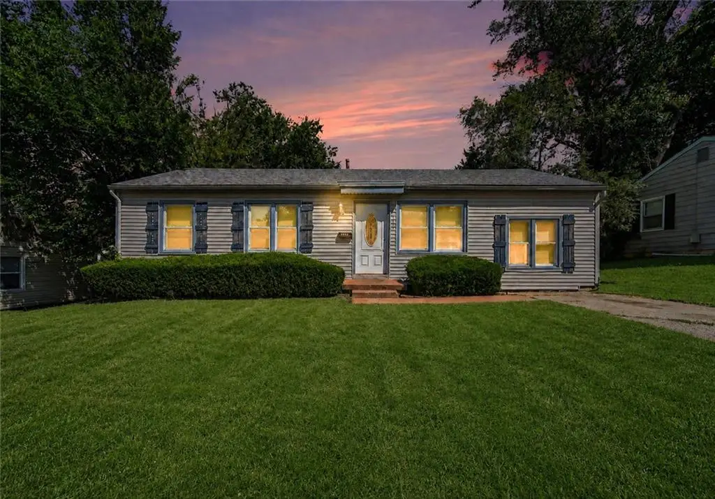 5624 E 101st Terrace, Kansas City, MO 64137 - #1