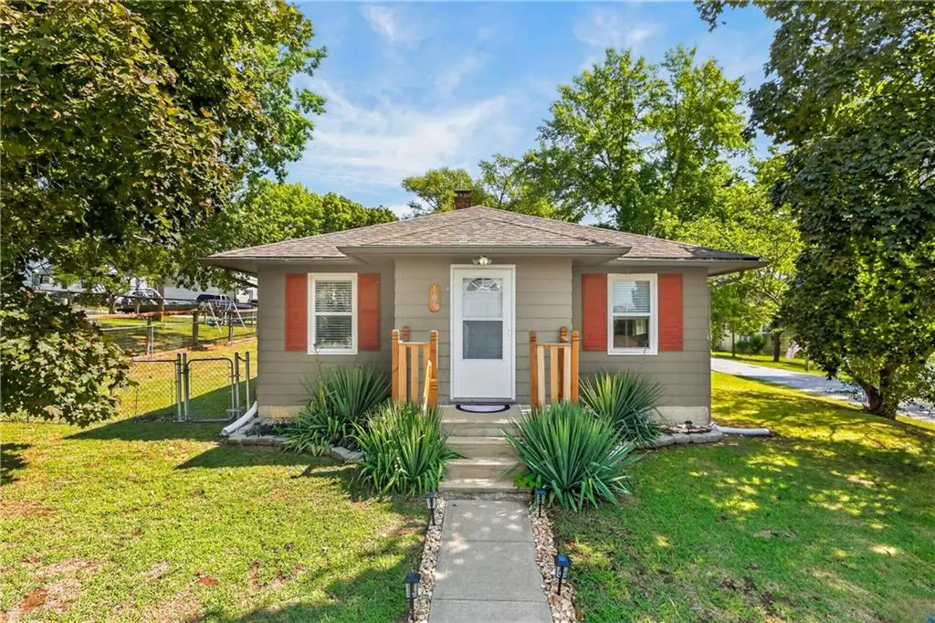 105 S July Street W, Dearborn, MO 64439 - #1