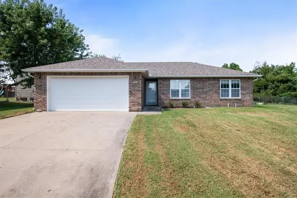 102 Shady Lane Drive, Warrensburg, MO 64093