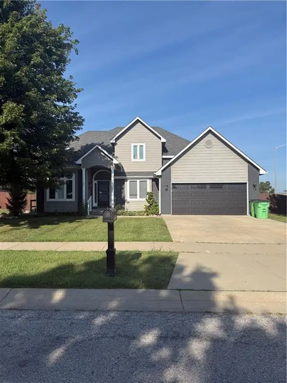1702 S Osage Drive, Ottawa, KS 66067 - #1