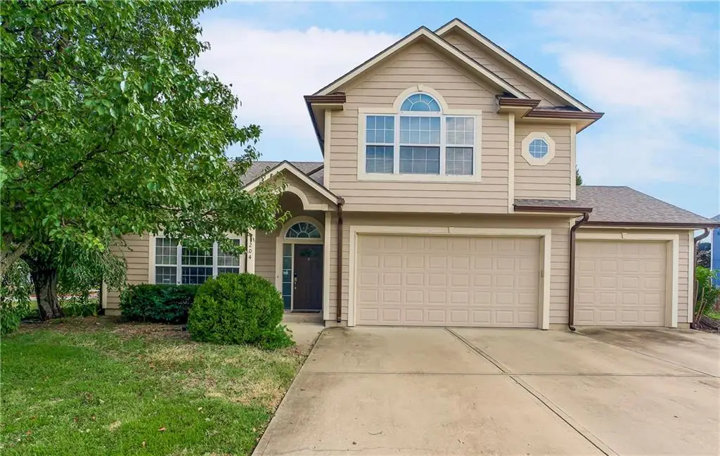 204 Thomas Circle, Louisburg, KS 66053 - #1