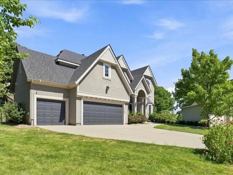 13108 W 73rd Terrace, Shawnee, KS 66216 - #2