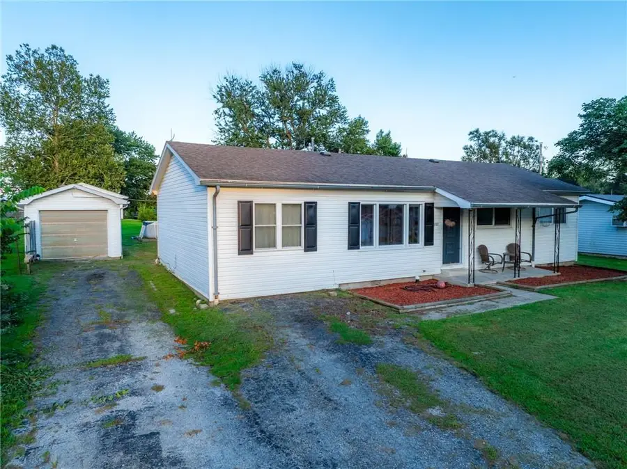 807 S Willow Street, Gallatin, MO 64640 - #2