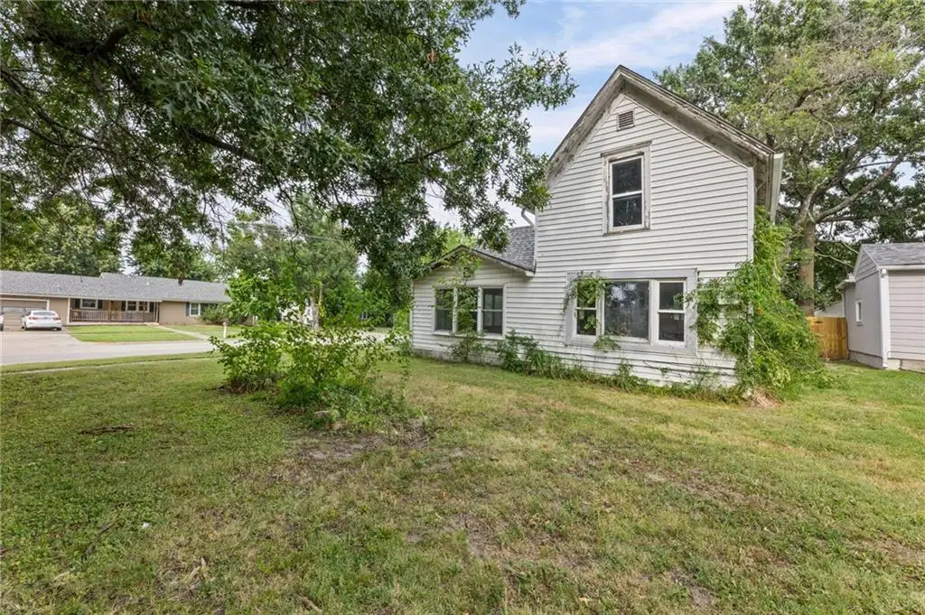 935 N Sycamore Street, Ottawa, KS 66067 - #1