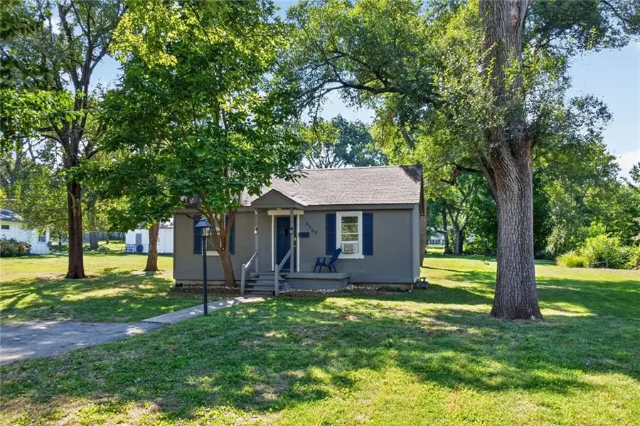 5308 Quivira Road, Shawnee, KS 66216 - #3