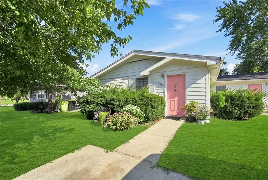 104 E Sunrise Drive, Belton, MO 64012 - #2