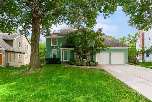 8543 Hallet Street, Lenexa, KS 66215