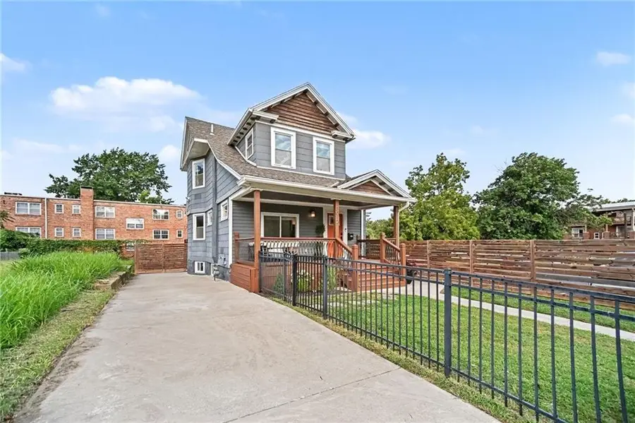 3012 Flora Avenue, Kansas City, MO 64109 - #3