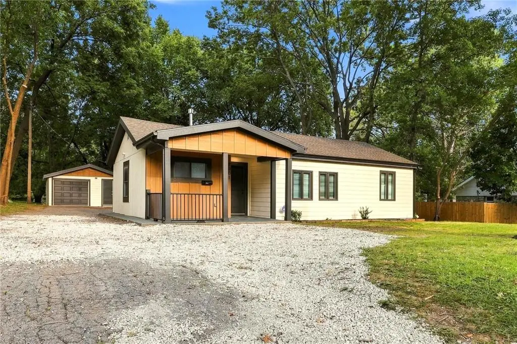 7001 Raytown Road, Raytown, MO 64133 - #1
