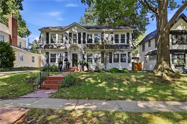 202 W Dartmouth Road, Kansas City, MO 64113