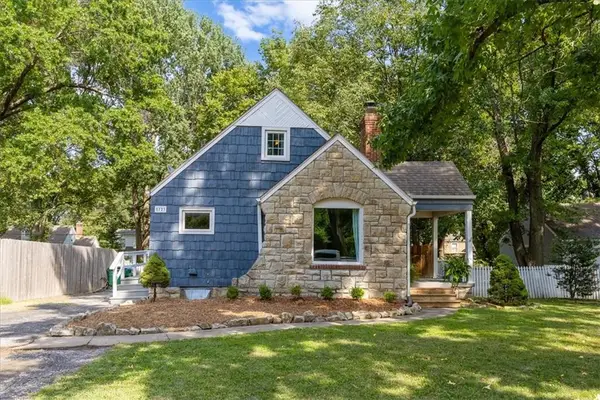 5723 Nall Avenue, Roeland Park, KS 66202