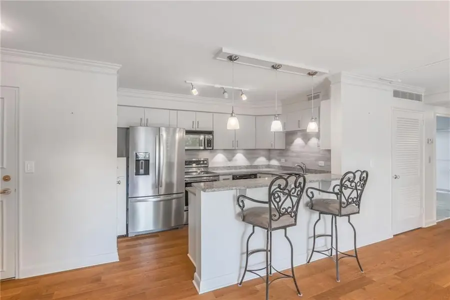 310 W 49th Street #606, Kansas City, MO 64112 - #2