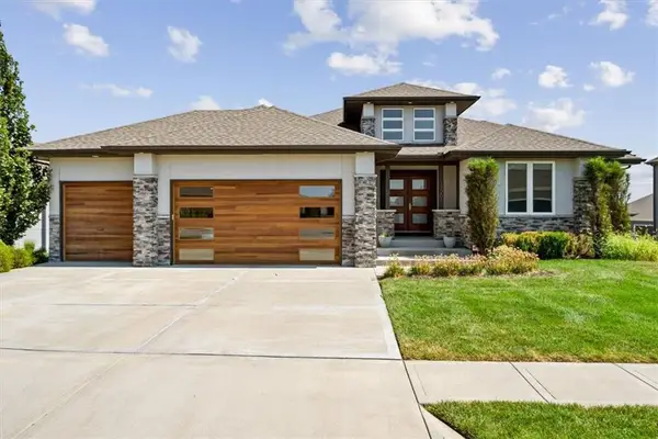 17201 Bradshaw Street, Overland Park, KS 66221