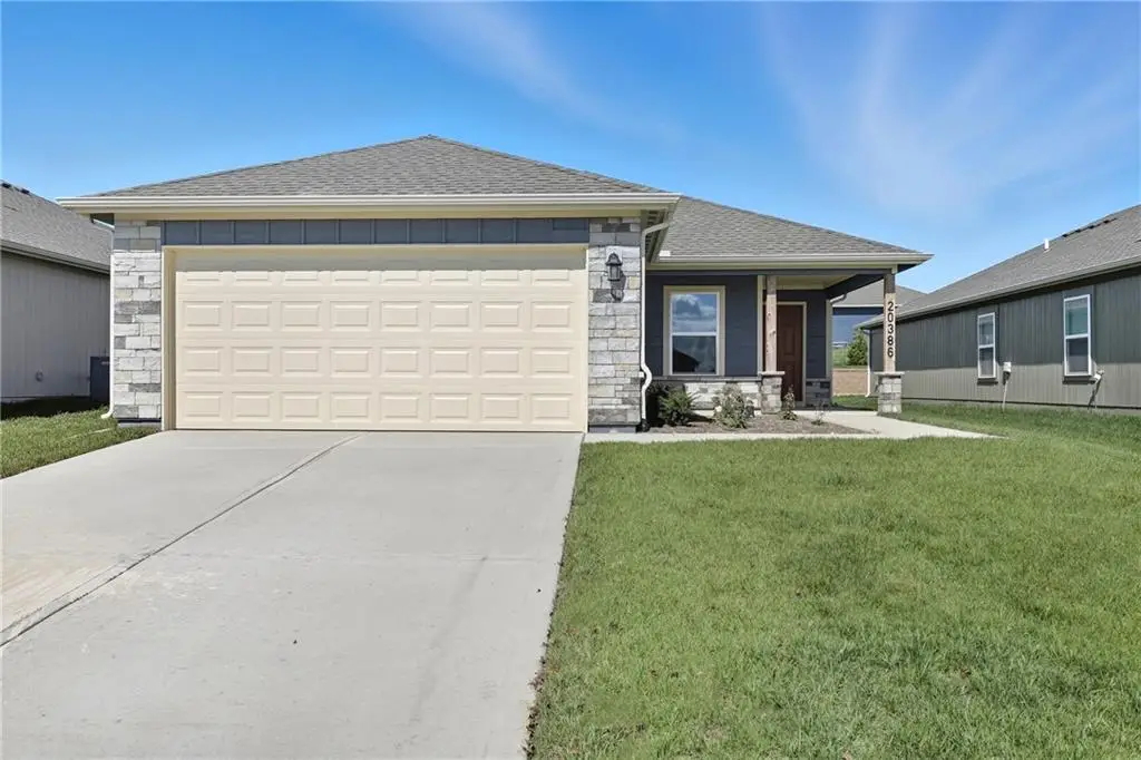 883 N Pear Street, Gardner, KS 66030 - #1