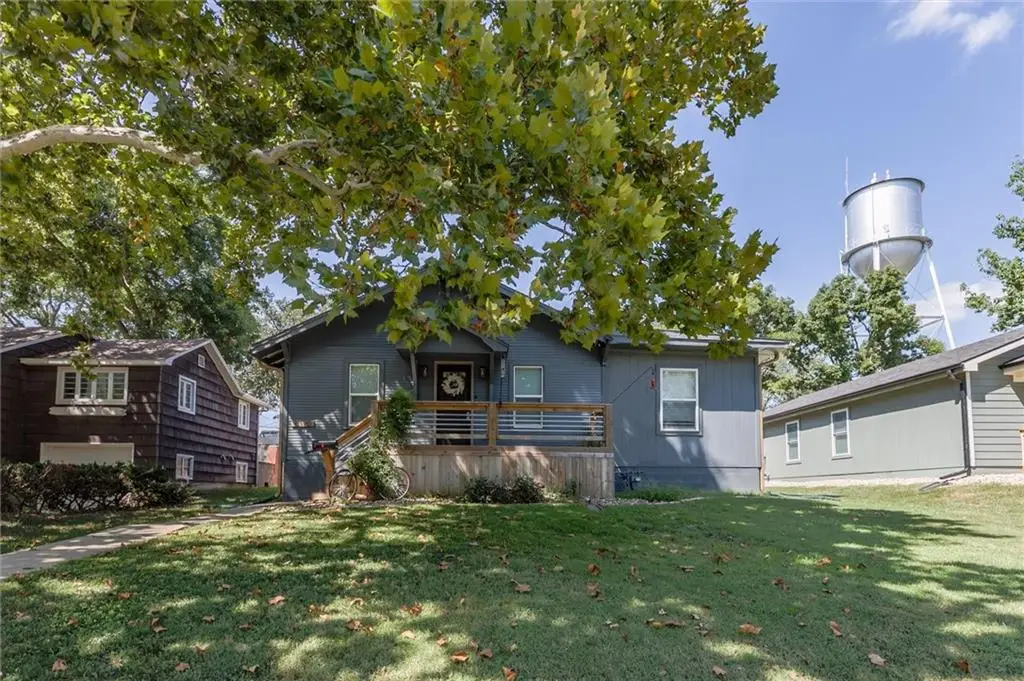 1120 Pacific Avenue, Osawatomie, KS 66064 - #1