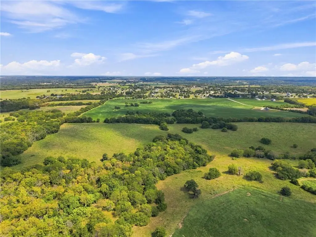 271st New Lancaster Road, Louisburg, KS 66053 - #1