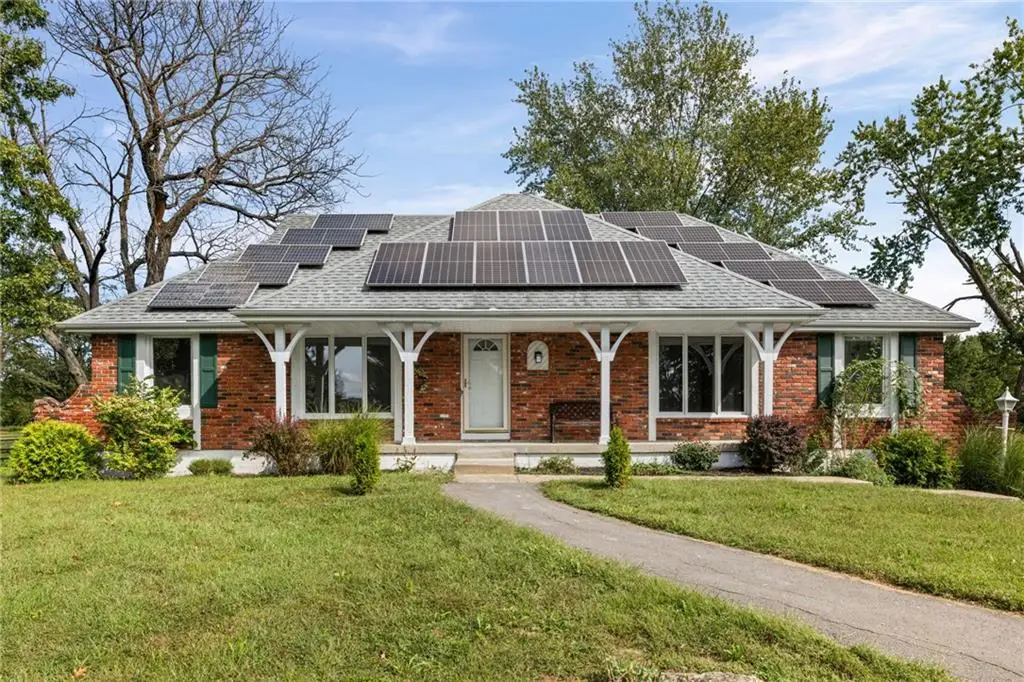 905 S Lincoln Avenue, Raymore, MO 64083 - #1