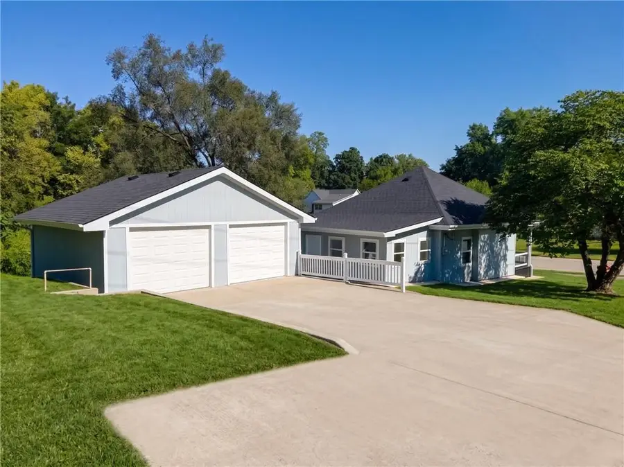 300 W 7th Street, Trenton, MO 64683 - #2