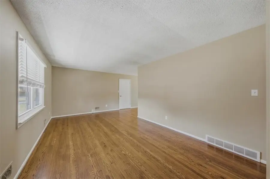 7315 Appleton Avenue, Raytown, MO 64133 - #3