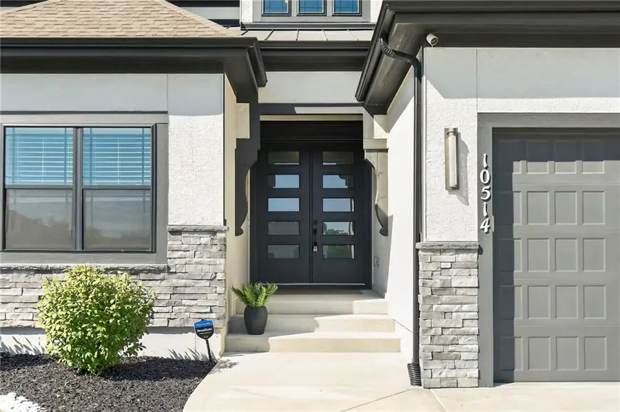 10514 N Hawthorne Avenue, Kansas City, MO 64157 - #3