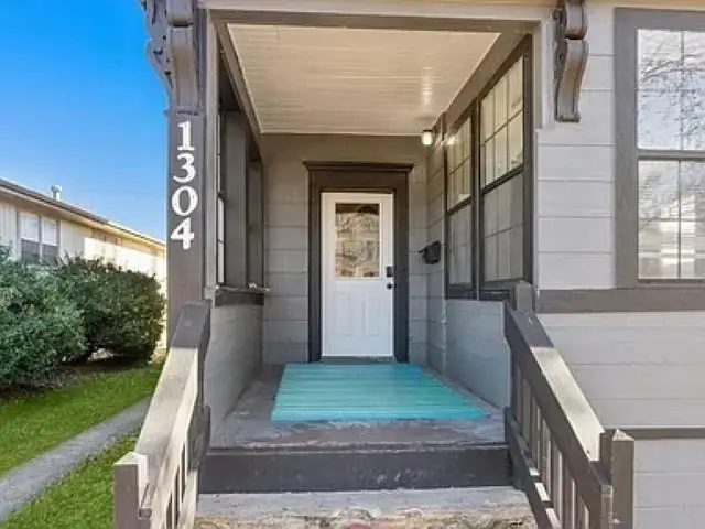 1304 Massachusetts Street, Lawrence, KS 660 - #2