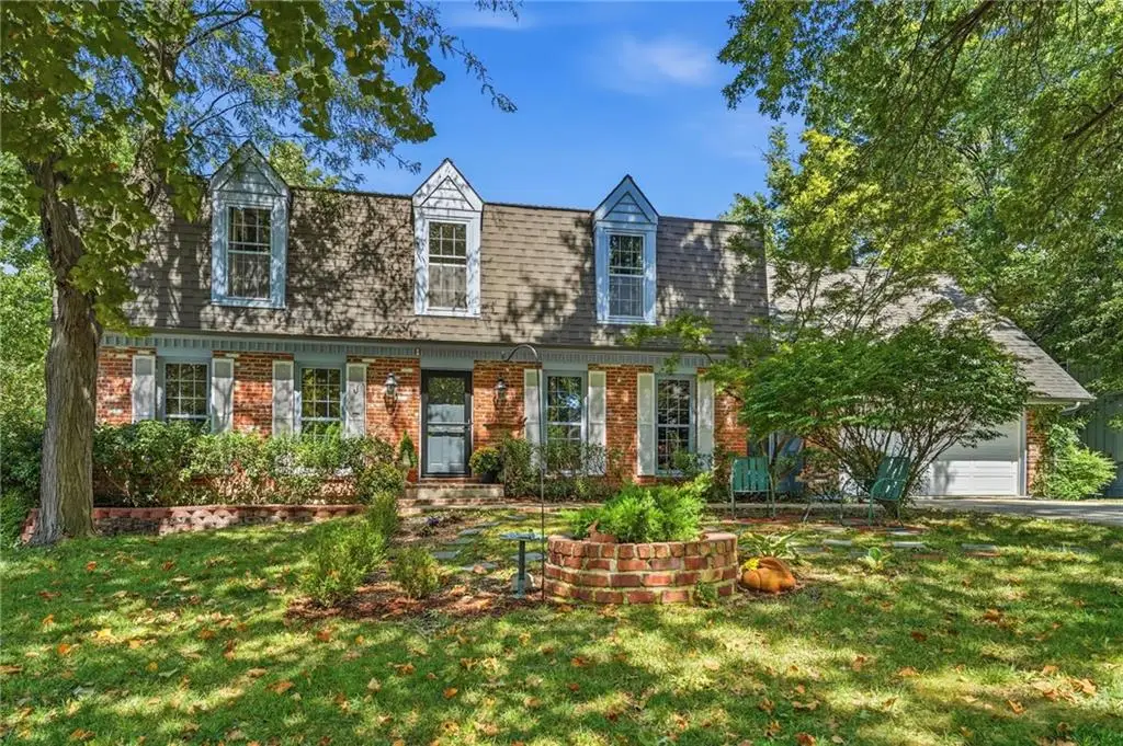 2804 W 120th Terrace, Leawood, KS 66209 - #1