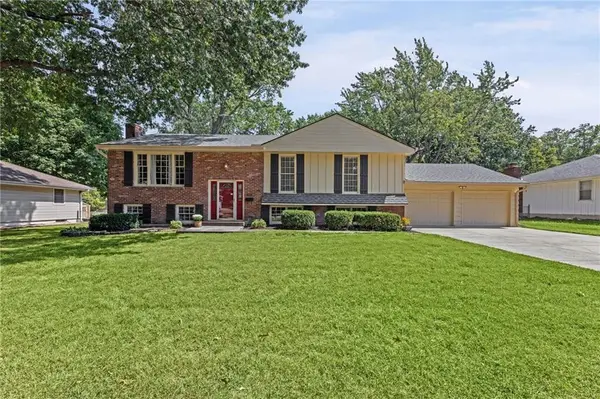 803 NE Balboa Street, Lee's Summit, MO 64086