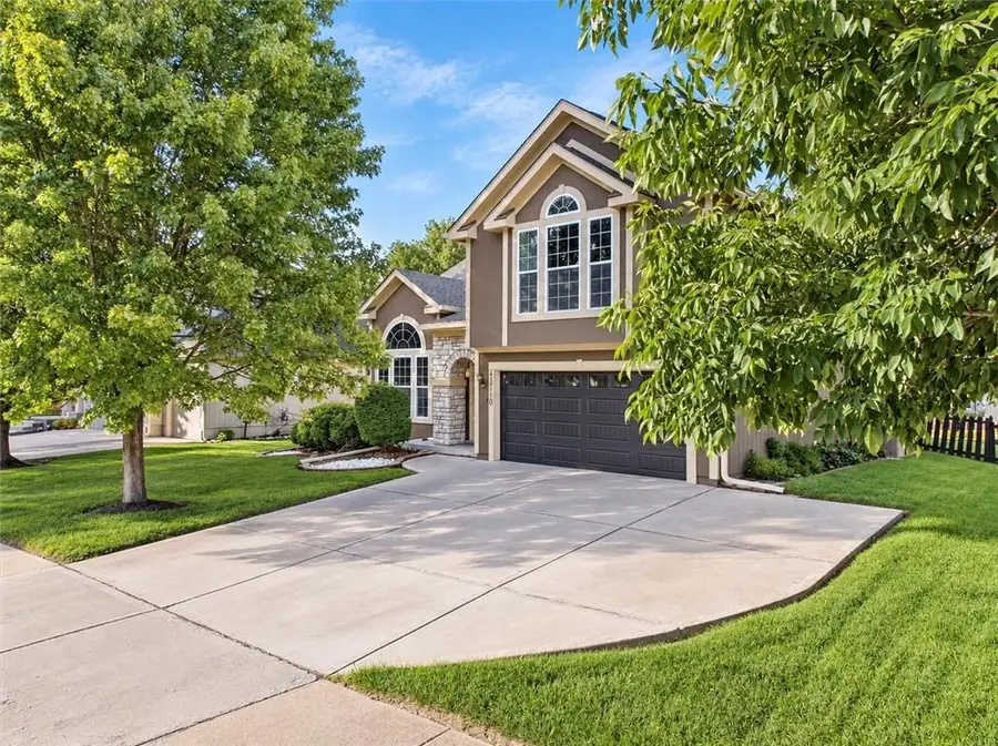21710 W 62nd Street, Shawnee, KS 66218 - #2