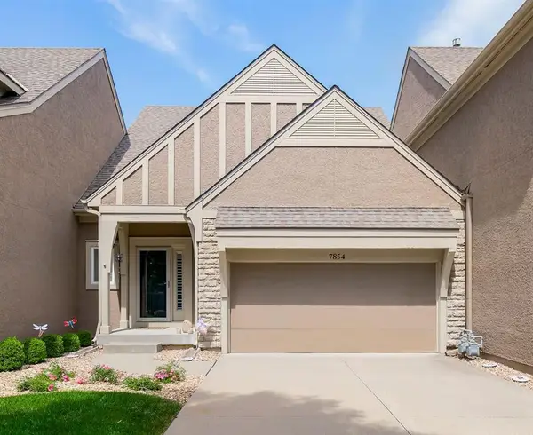 7854 W 157th Terrace, Overland Park, KS 66223
