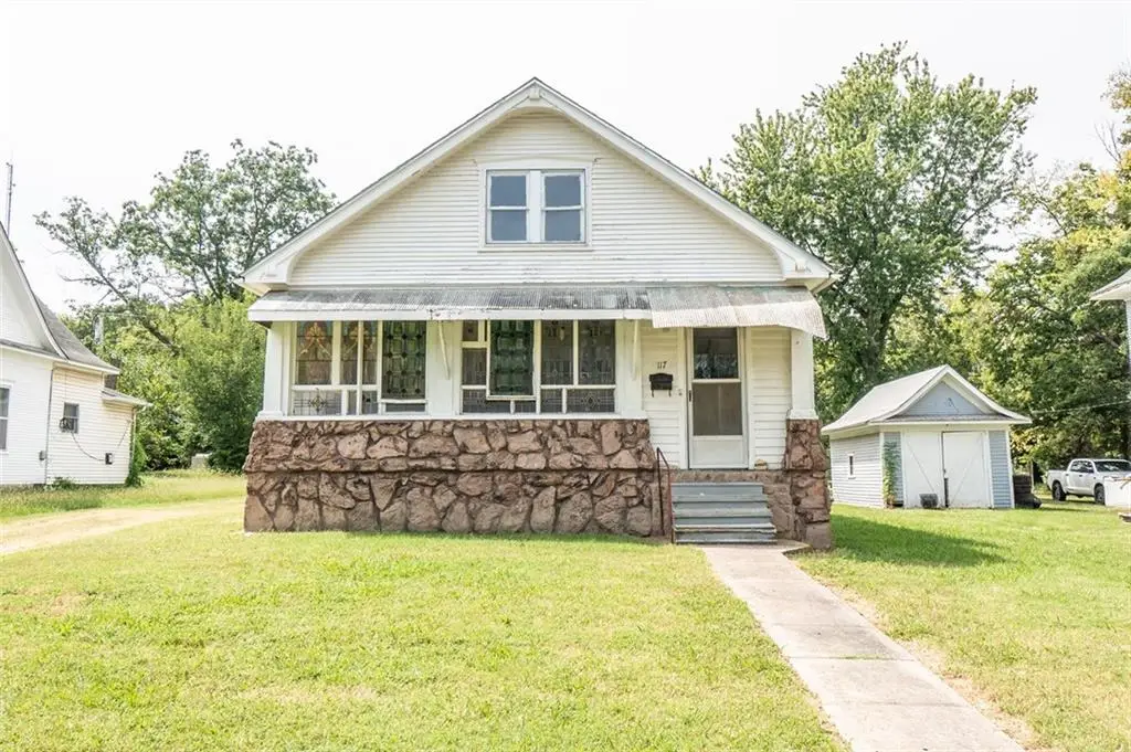 117 S 8th Street, Fredonia, KS 66736 - #1