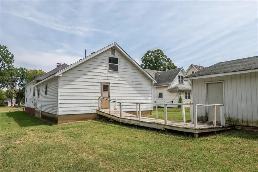 117 S 8th Street, Fredonia, KS 66736 - #3