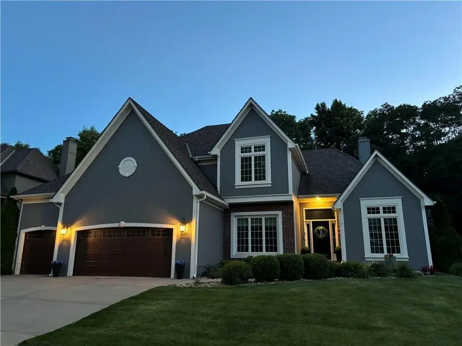 5812 Manor Drive, Parkville, MO 64152 - #2
