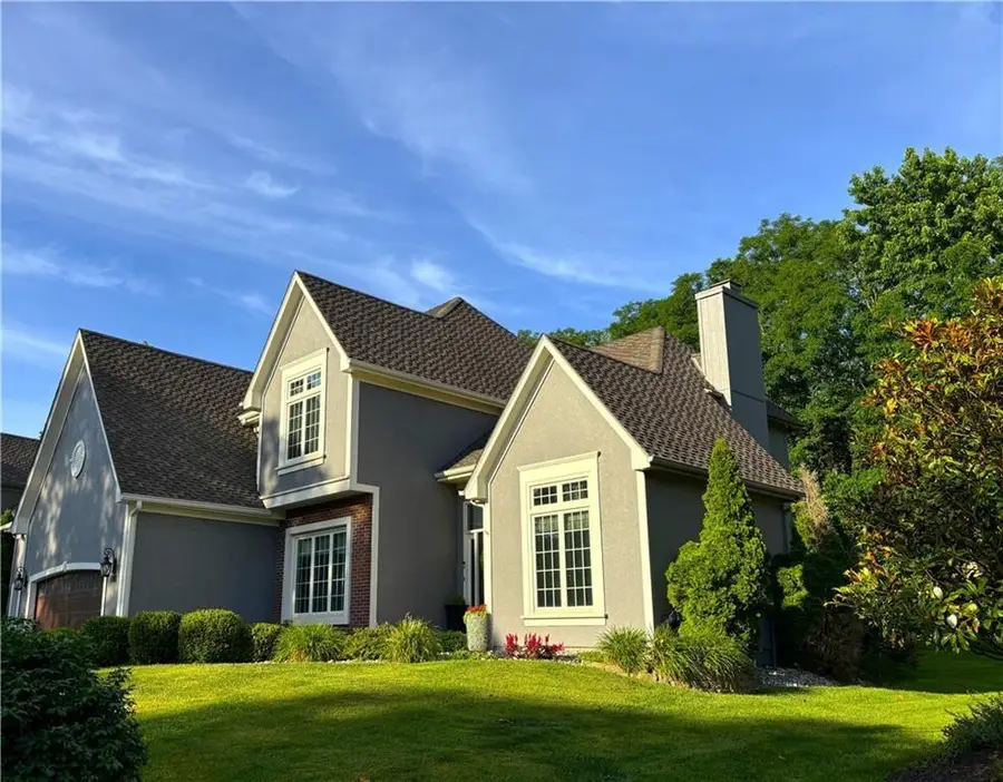 5812 Manor Drive, Parkville, MO 64152 - #3