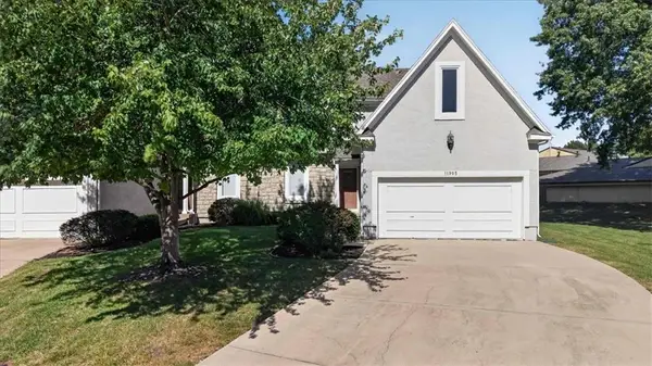11905 Westgate Circle, Overland Park, KS 66213