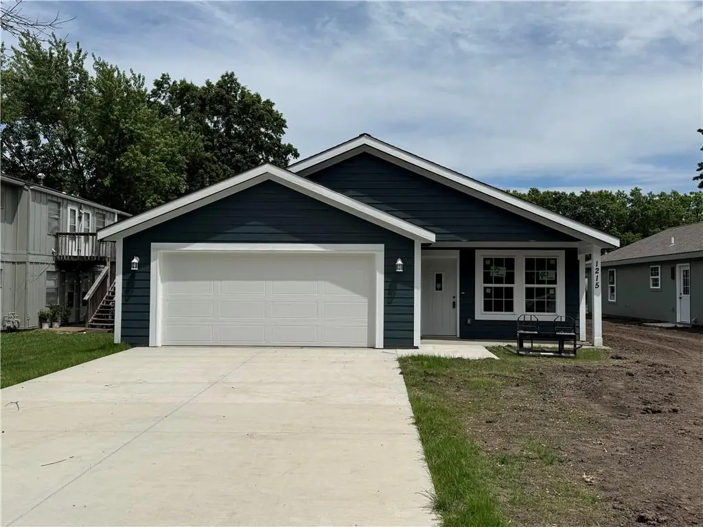 1215 S Maple Street, Ottawa, KS 66067 - #1
