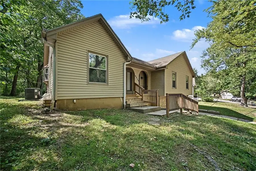 9038 Manning Avenue, Kansas City, MO 64138 - #3