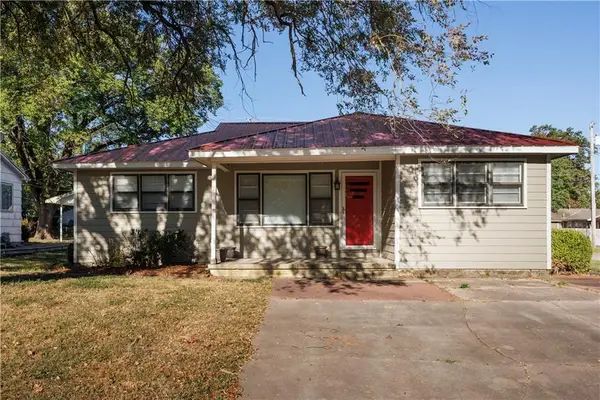 1227 N 4th Street, Neodesha, KS 66757