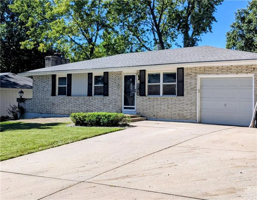5724 N Denver Avenue, Kansas City, MO 64119 - #3