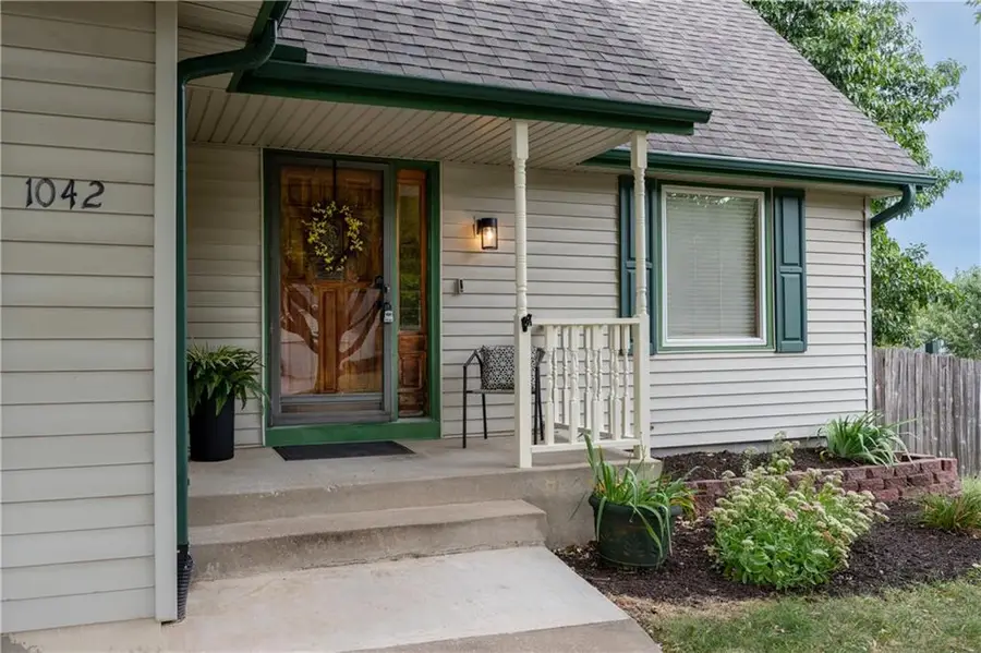1042 E Millview Circle, Olathe, KS 66061 - #2