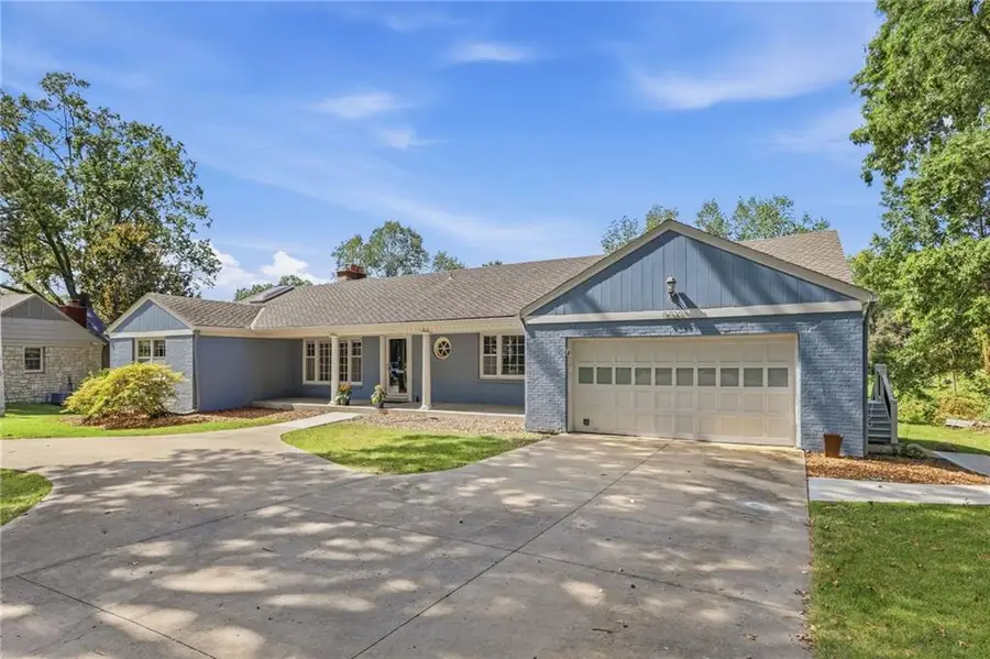 8406 Ensley Lane, Leawood, KS 66206 - #2