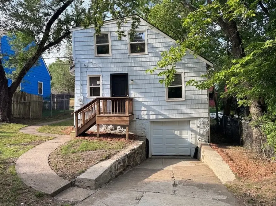 3847 E 60th Terrace, Kansas City, MO 64130 - #2
