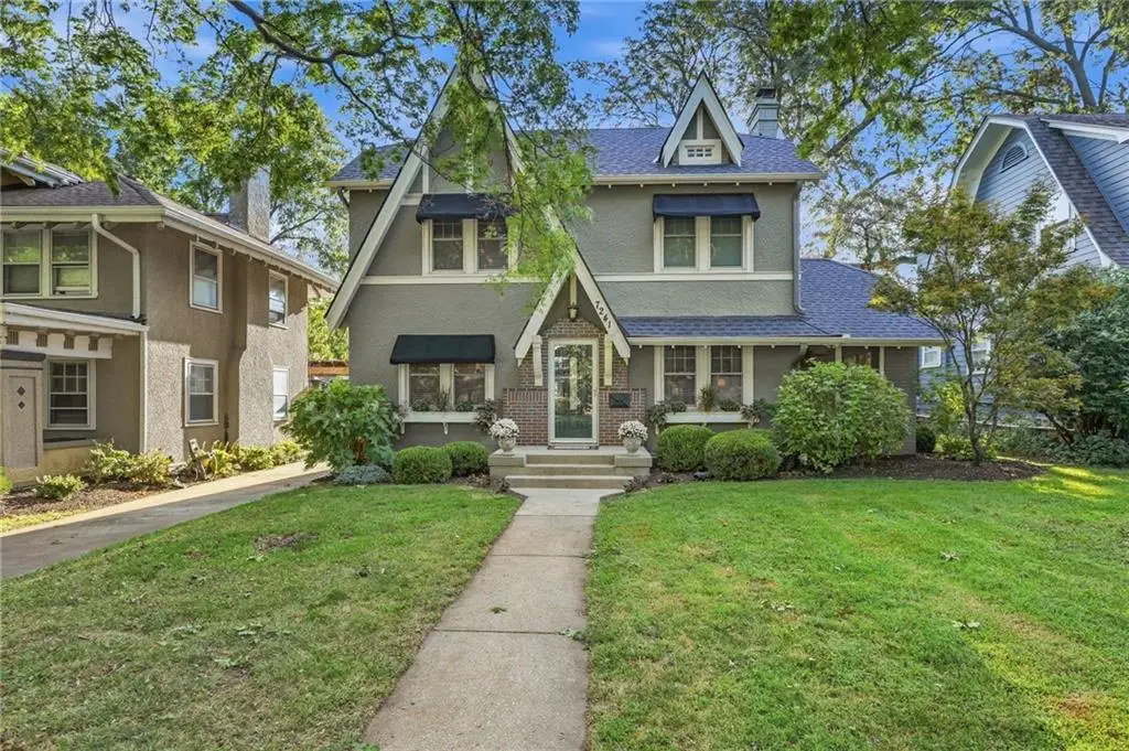7241 Belleview Avenue, Kansas City, MO 64114 - #1