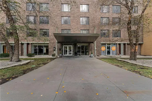 600 E 8th Street #4F, Kansas City, MO 64106