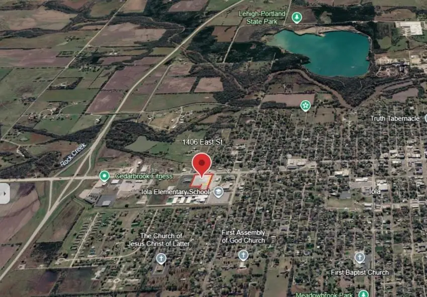 1406 East Street, Iola, KS 66749 - #3